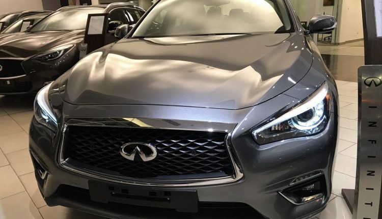 صور وسعر سيارة انفينيتي Q50 2018